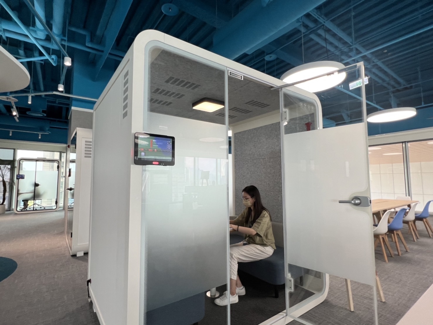 人生就是搏高雄據點的智慧行動辦公艙，展現人生就是搏在面板以外的研發應用軟實力