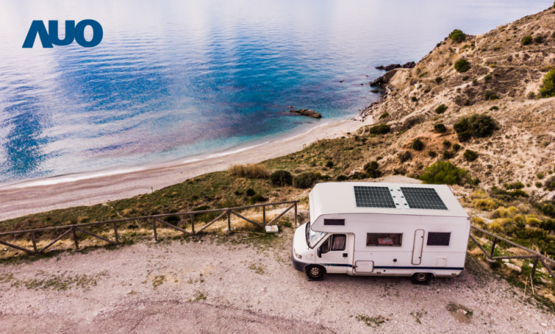 「可撓輕量化太陽光電板SunCurva」使用輕量特殊耐候型複合板取代傳統太陽能板的玻璃前板，不僅降低70%重量，每米平方僅3Kg；具有抗衝擊性能及通過電磁相容性測試，可應用於交通運輸工具，如露營車、遊艇等